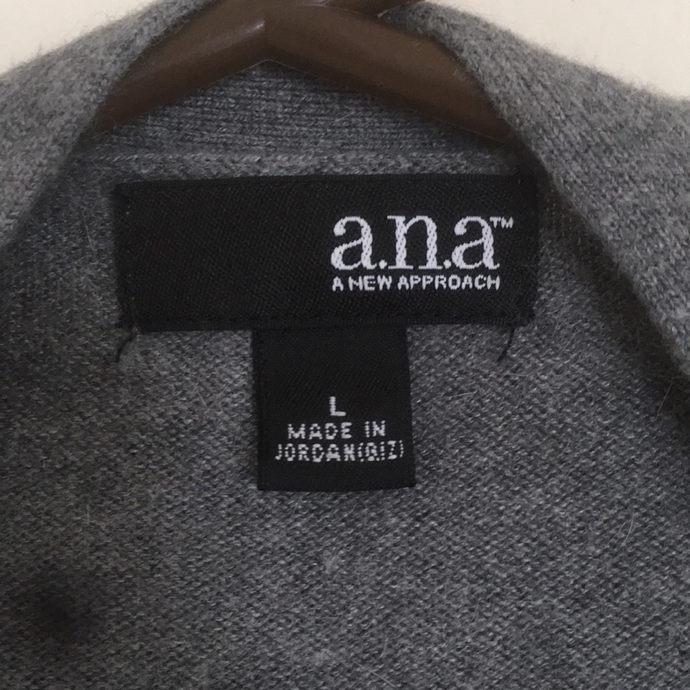 Cardigan - Picture 2 of 3